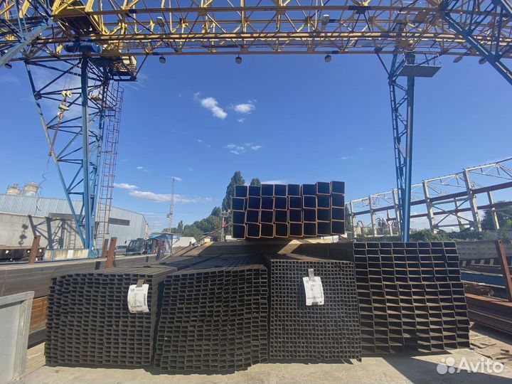 Труба металлическая 60х30х2