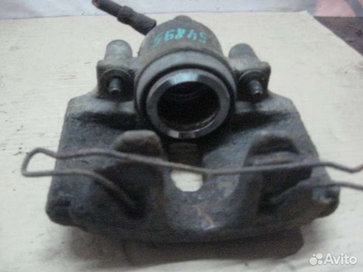 Суппорт тормозной передний левый VW Passat B6 2005