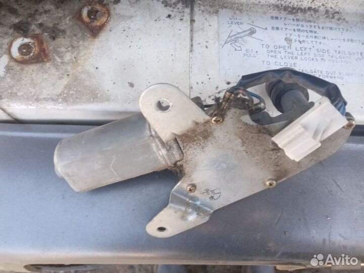 Моторчик дворника задний Opel Monterey A 1993