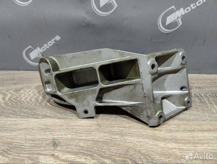 Кронштейн двигателя левый Bmw X5 E53 M54B30 2006