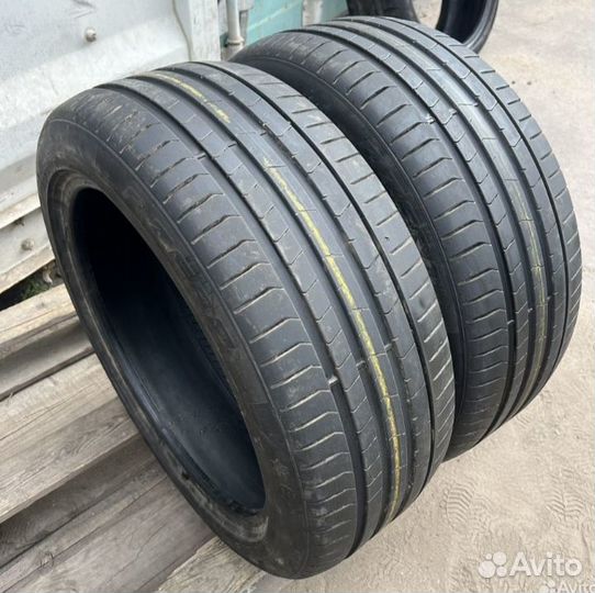 Pirelli P Zero PZ4 245/45 R19