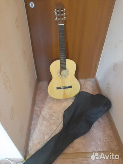 Акустическая гитара