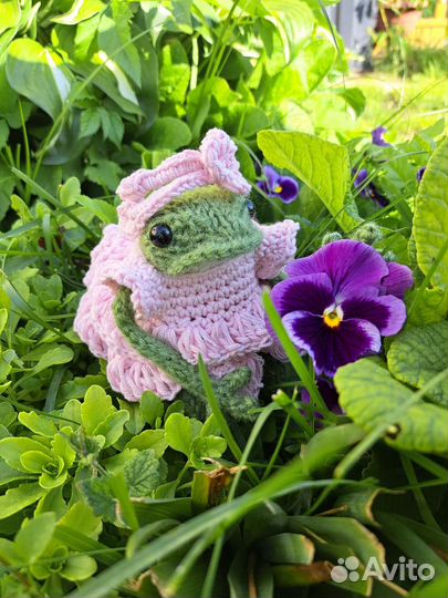 Вязаная лягушка