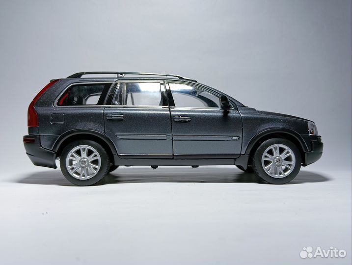 Модель 1/24 Volvo XC90 2003, Welly