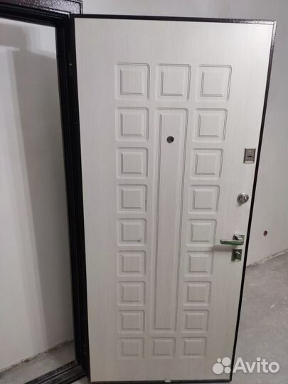 Дверь входная железная уличная бу
