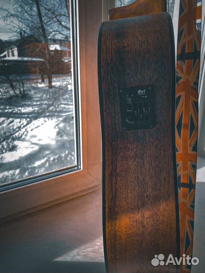 Электро-акустическая гитара Cort AD810E