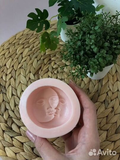 Силиконовая форма для свечей и мыла Луна