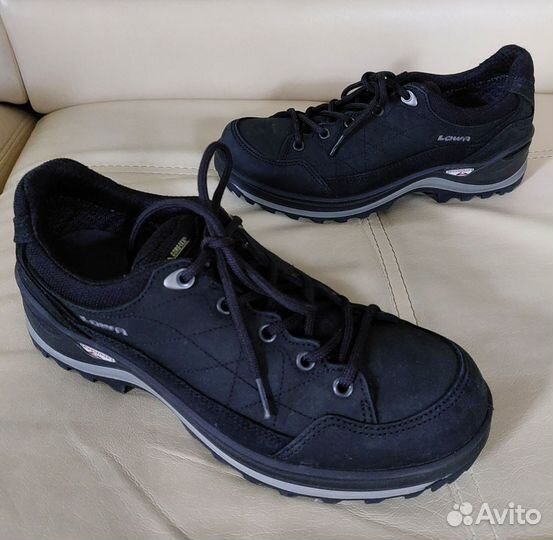 Треккинговые ботинки