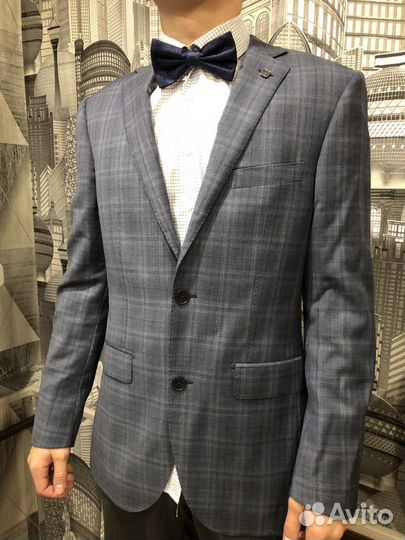 Пиджак, рубашка, бабочка