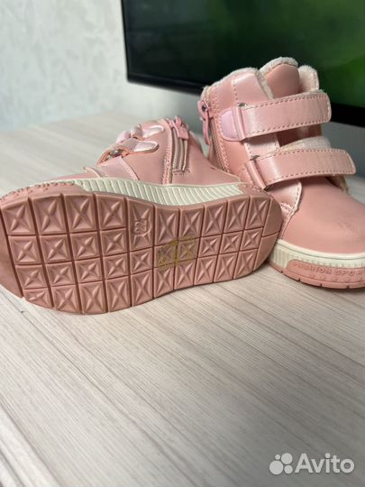 Ботинки демисезонные для девочки 22размер