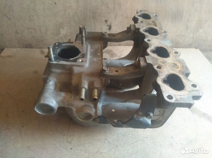 Коллектор впускной Mazda Demio DW с1996-2002г Mazd