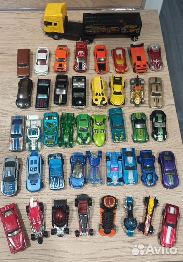 Машинки Hot wheels 42 шт