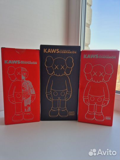 Коллекционная фигурка Kaws