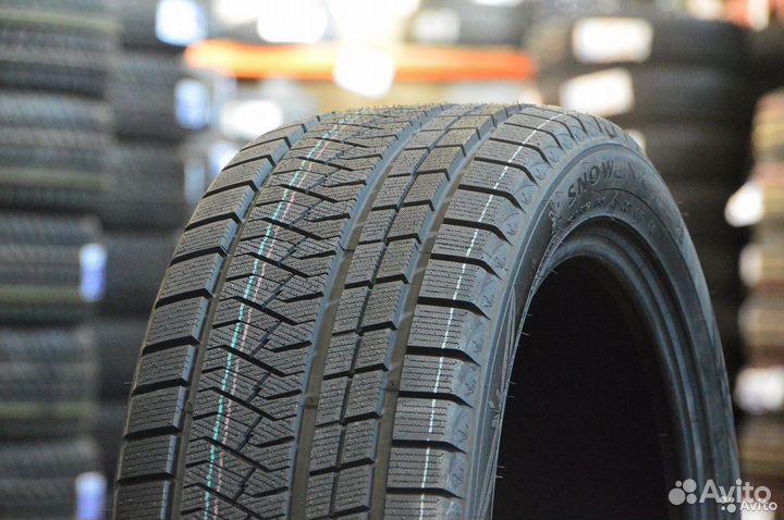 Triangle Trin PL02 225/60 R18