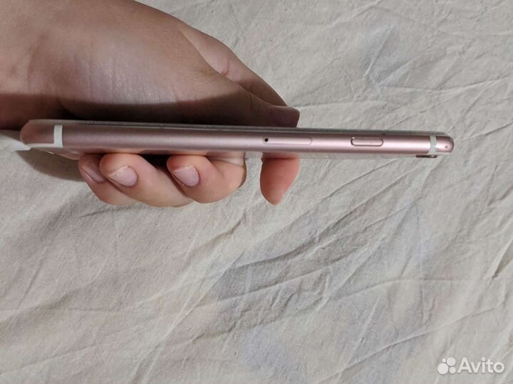 Телефон iPhone 6s