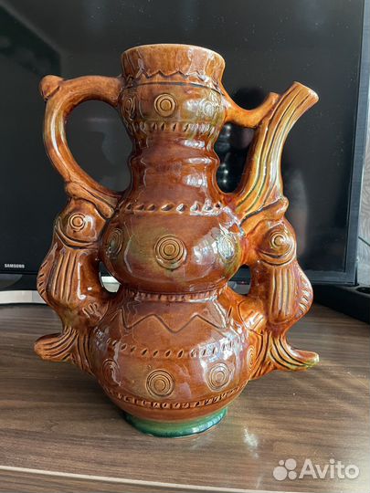 Глиняный кувшин