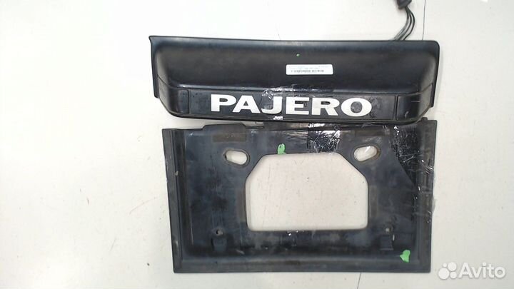 Подсветка номера Mitsubishi Pajero, 1993