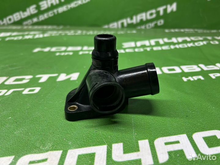 Фланец системы охлаждения Audi A4 2000