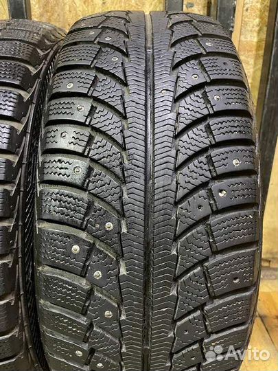 Gislaved Nord Frost 5 215/55 R16 97T