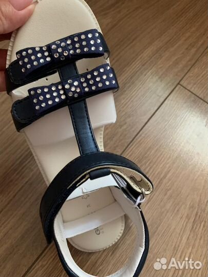 Сандалии для девочки geox