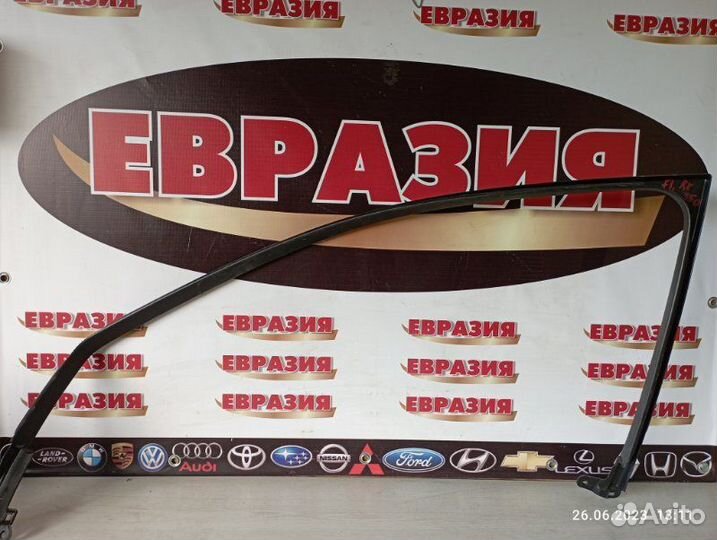 Накладка рамки двери передняя левая Lexus Rx350