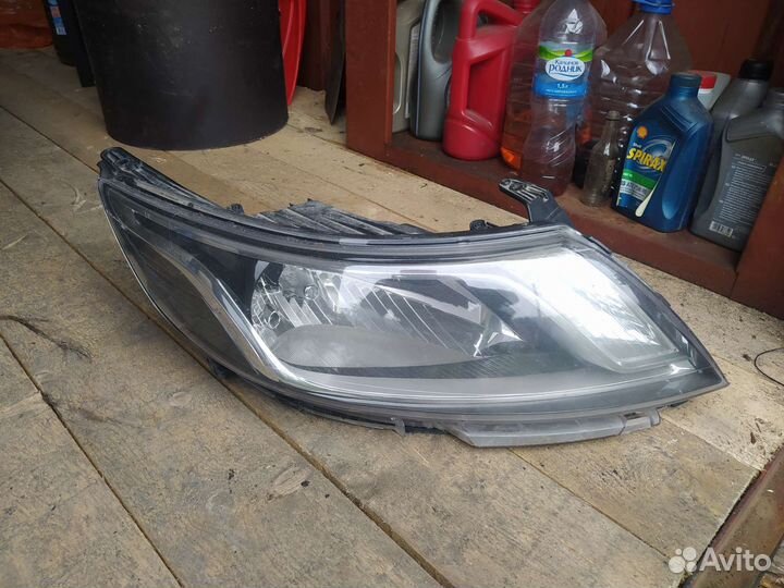 Фара передняя правая Kia Рио 3