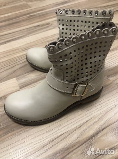 Сапоги демисезонные для девочки р-р 31 Италия