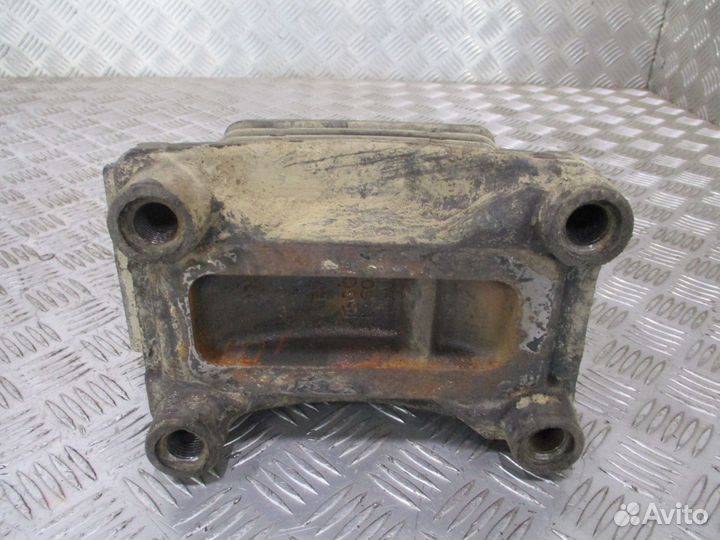 Отбойник задней рессоры правый MAN 81962100554