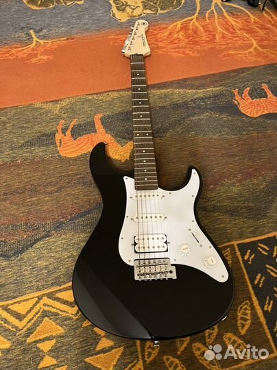 Электрогитара yamaha Pacifica 012 BL Black