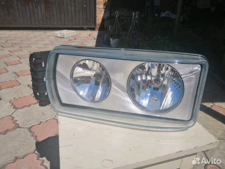 Продам фару iveco Euro Carqo Stralis левая с элект