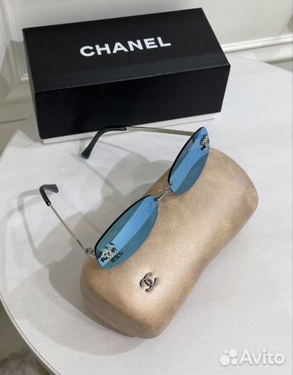 Солнечные очки Chanel