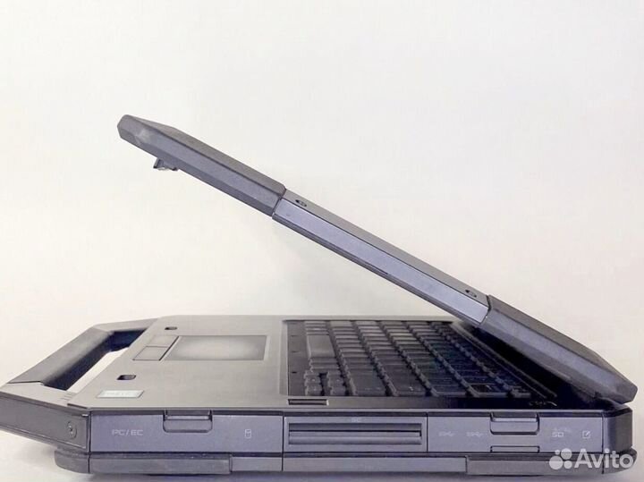 Dell 5414 16Gb SSD 256Gb HD Grh 520 i7-6600U