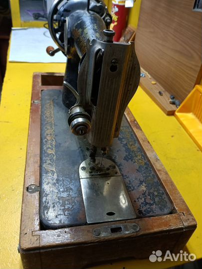 Швейная машина пмз им. Калинина 60-х СССР
