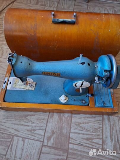 Швейная машинка ,ручная бу Чайка