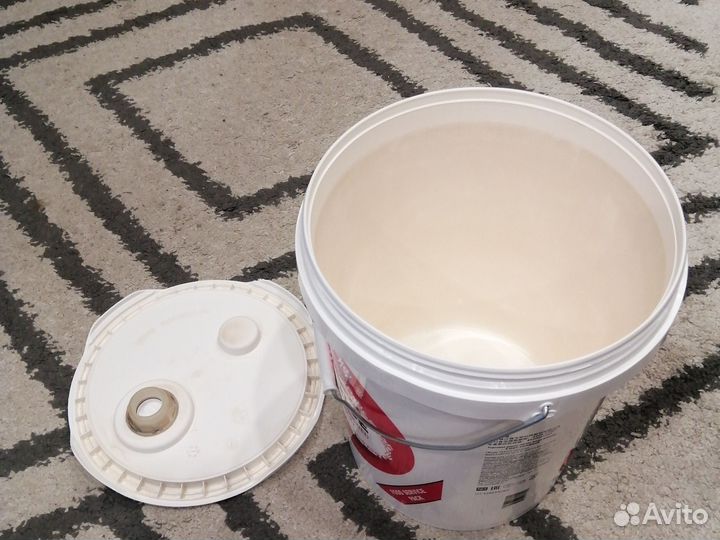 Ведро пластиковое с крышкой 18.9 литров