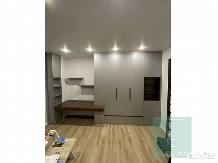 Черный шкаф