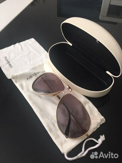 Солнцезащитные очки Yves Saint Laurent