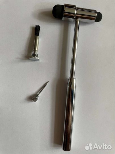 Неврологический молоток и фонендоскоп