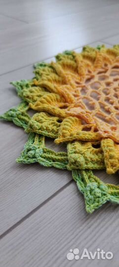 Салфетка на стол ручная работа