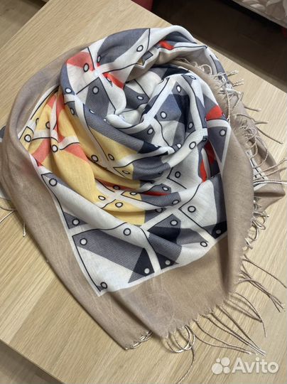 Шарфы и палантины