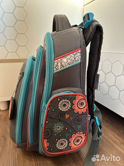 Рюкзак с ортопедической спинкой для девочки