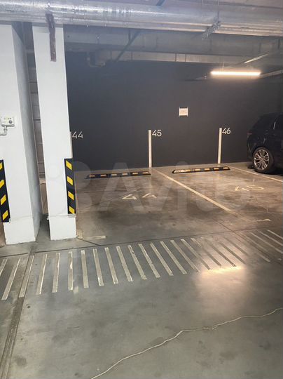 Машиноместо, 14 м²