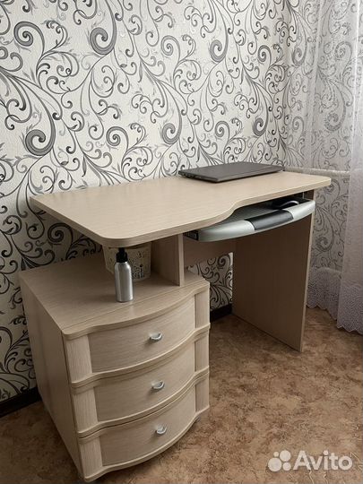 Компьютерный стол