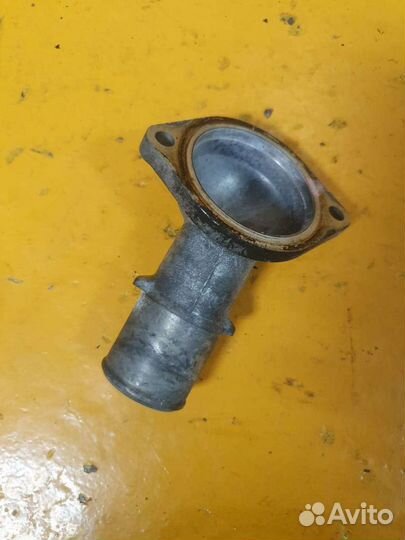 Фланец флянец корпус термостата 1.8 2ZZ-GE 2zzge t