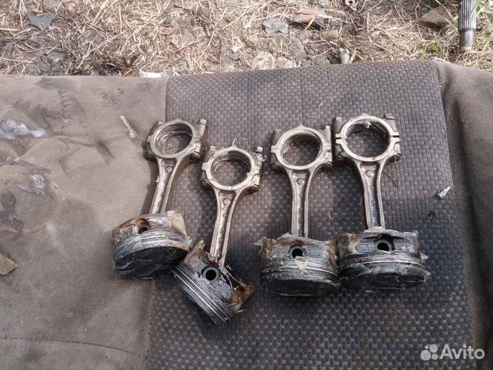 Поршень с шатуном Hyundai Elantra 3 1.6 G4ED