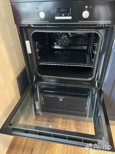 Духовой шкаф electrolux