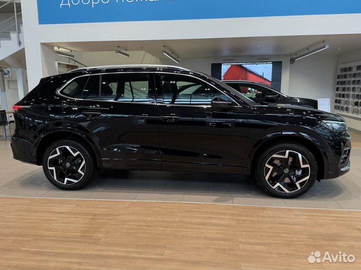 Volkswagen Tiguan L 2.0 AMT, 2024