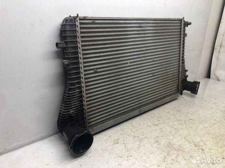 Интеркулер Volkswagen Passat Cc 2.0 2010