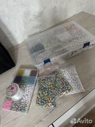 Паракорд и бусины для рукоделия