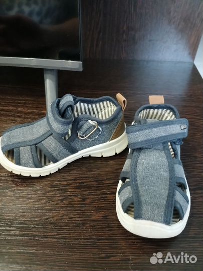 Сандалии детские размер 22